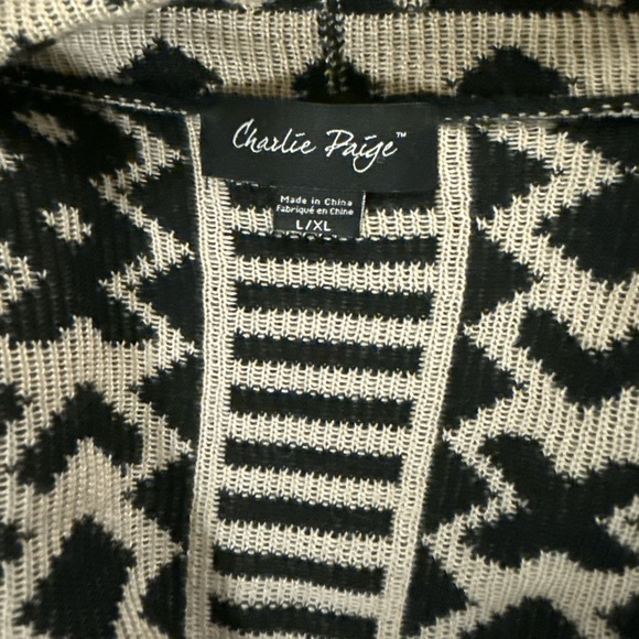 Charlie Paige Cardigan Aztec - Picture 11 of 12
